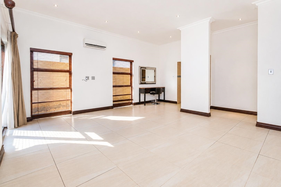 5 Bedroom Property for Sale in Pecanwood Estate North West